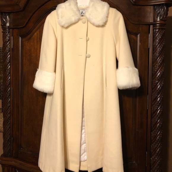 Girls luxurious Elegant Ivory winter faux coat&hat - Picture 2 of 7